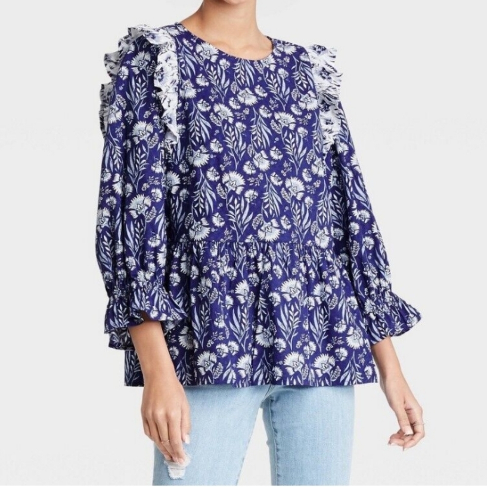 Universal Thread blue floral ruffled top Sz S NWT